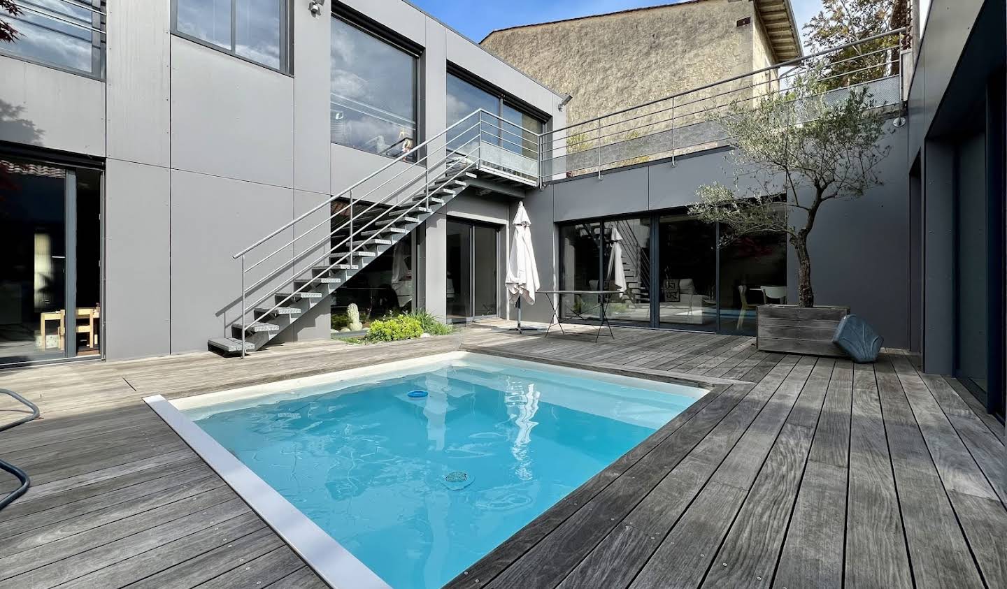 House with pool and terrace Bordeaux