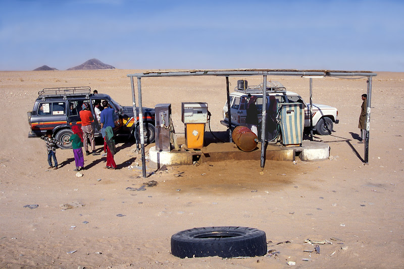 Gas station nel deserto di bennardo