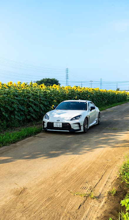 GR86のGR86・ドライブ・ホイール交換・車高調整に関するカスタム事例の投稿画像1枚目