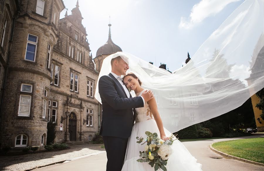 Fotógrafo de casamento Elena Mikhaylova (elenamikhaylova). Foto de 18 de janeiro 2019