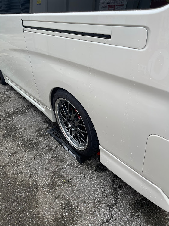 NV350キャラバンのタイヤ交換の凡ミス・左右逆やねんに関するカスタム事例の投稿画像1枚目