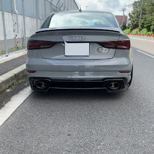 RS3 セダン