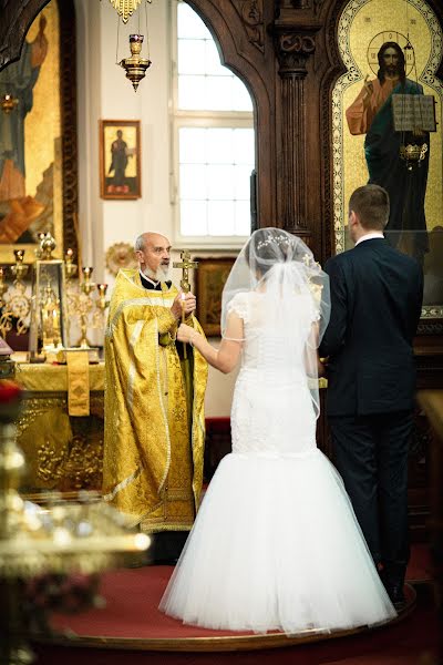 Fotógrafo de casamento Juri Khačadurov (elegantehochzeit). Foto de 1 de novembro 2022