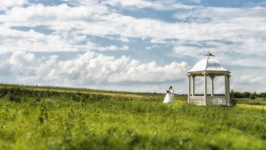 Huwelijksfotograaf Konstantin Morozov (morozkon). Foto van 11 juli 2015