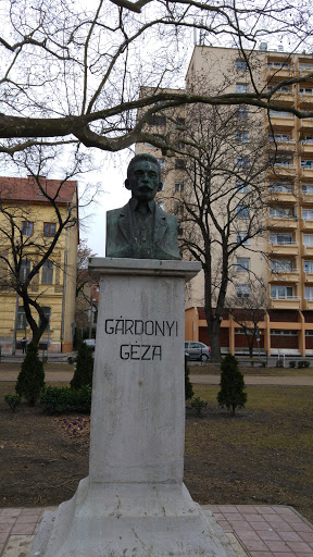 Gárdonyi Szobor