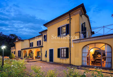 Villa with garden and terrace 3