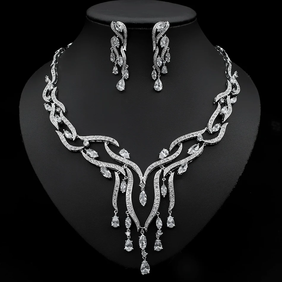 Nuevo Juego de Joyas de Cristal con Colgante de Borla de Zirconia Cúbica Elegancia Brillante para Celebraciones Especiales o Uso Diario