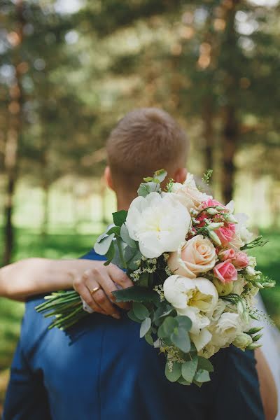 Fotógrafo de casamento Darya Gryazeva (snegsnega). Foto de 29 de junho 2017