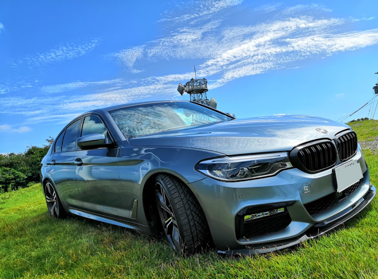 5シリーズ セダンの青山高原 風車コラボ・BMWでドライブ・8月も終わり・ホイール交換・車高調整に関するカスタム事例の投稿画像4枚目