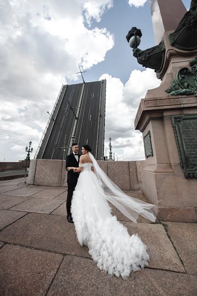 Pulmafotograaf Elena Kotova (maoli). Foto tehtud 15 juuli 2023