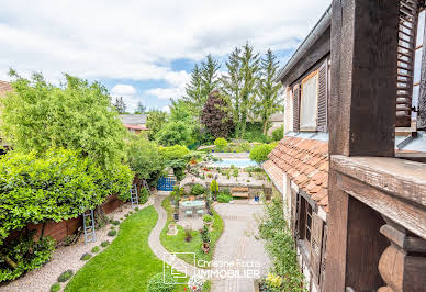 Maison avec piscine et jardin 3