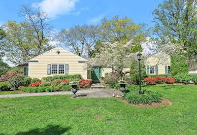 House with pool 4