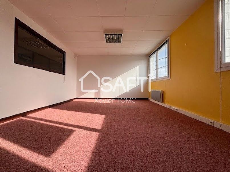 Location  locaux professionnels  185 m² à Arras (62000), 2 500 €