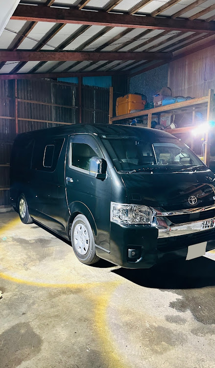 ゆーてょさんが投稿したハイエースワゴンGL・新車・#フルスモしか勝たん・レガンス・ワークに関するカスタム事例の投稿画像2枚目