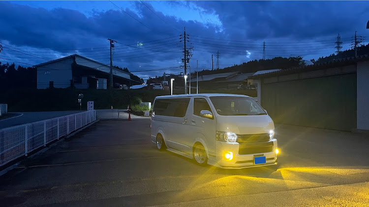ハイエースバンの4WD・DIY・車高調整・なんてこったに関するカスタム事例の投稿画像3枚目