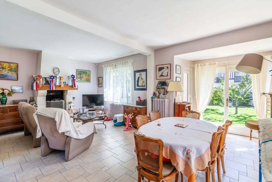 Vente viager 6 pièces 142.5 m² à Deauville (14800), 300 000 €