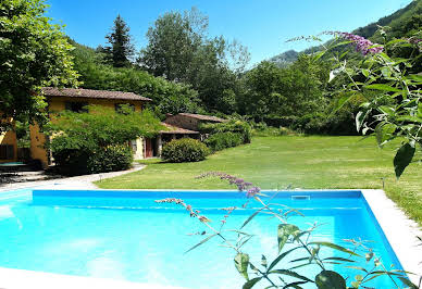 Corps de ferme avec jardin et piscine 9