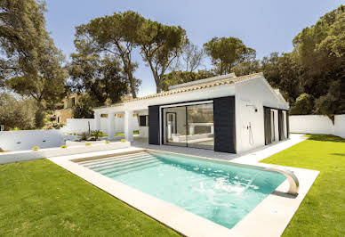 Villa with pool 2