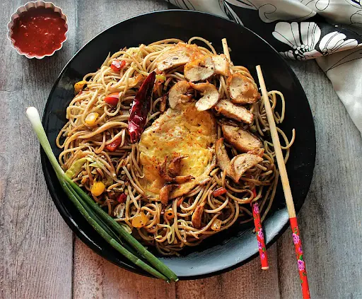 Chilly Garlic Chicken Noodles