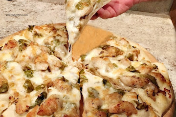 Garlic Chicken and Green Chile Pizza