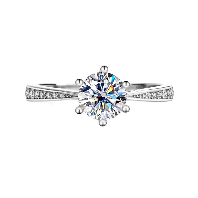 Damen Ring aus Sterlingsilber mit Moissanit in Sechs-Krappen-Fassung. Funkelnder Glanz für jeden Anlass, ein zeitloses Schmuckstück.