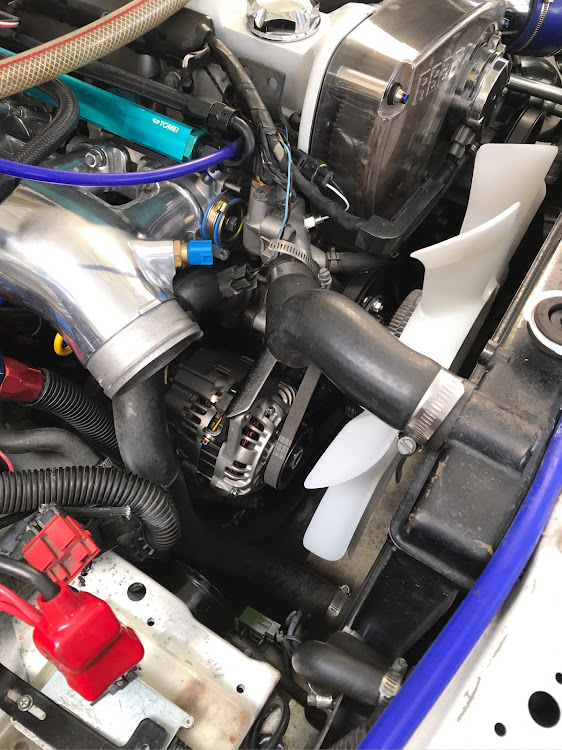 スカイライン GT-Rのやることいっぱい・アンモナイト取り付け・電圧アップ・ベルト張りは適当・13メガネに関するカスタム事例の投稿画像6枚目