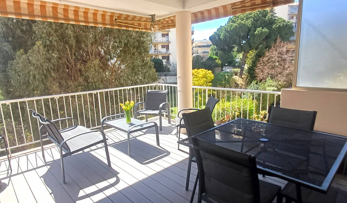 Apartment with terrace Cannes