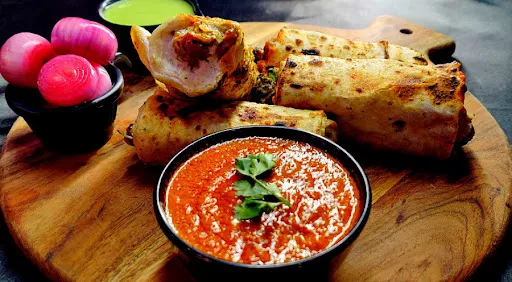 Afghani Chaap Roll With Tawa Gravy