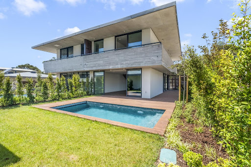 Propriété avec piscine et jardin 1