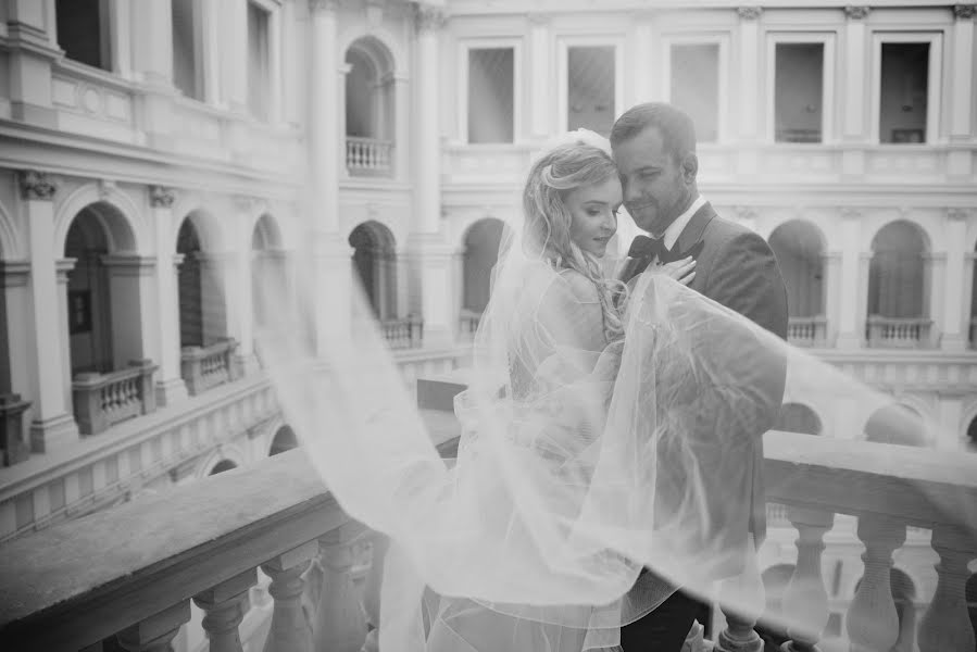 Wedding photographer Krzysztof Serafiński (serafinski). Photo of 17 October 2019