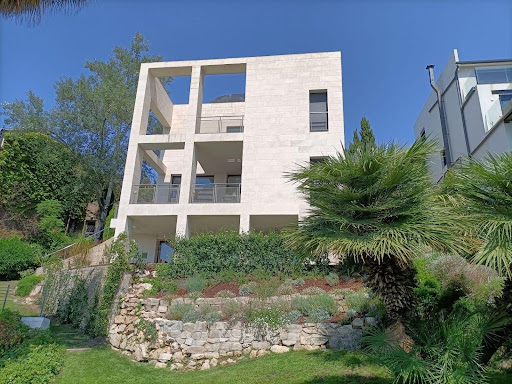 Villa with pool and terrace 3