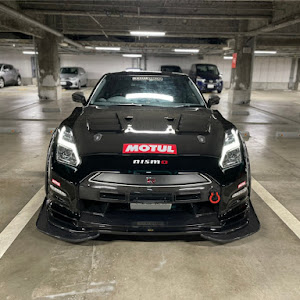 NISSAN GT-R