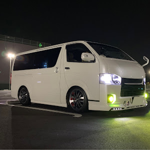 ハイエースバン TRH200V