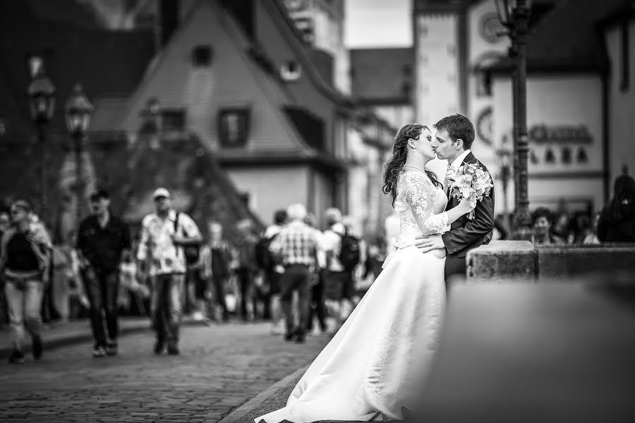 Fotógrafo de casamento Reza Shadab (shadab). Foto de 30 de abril 2017