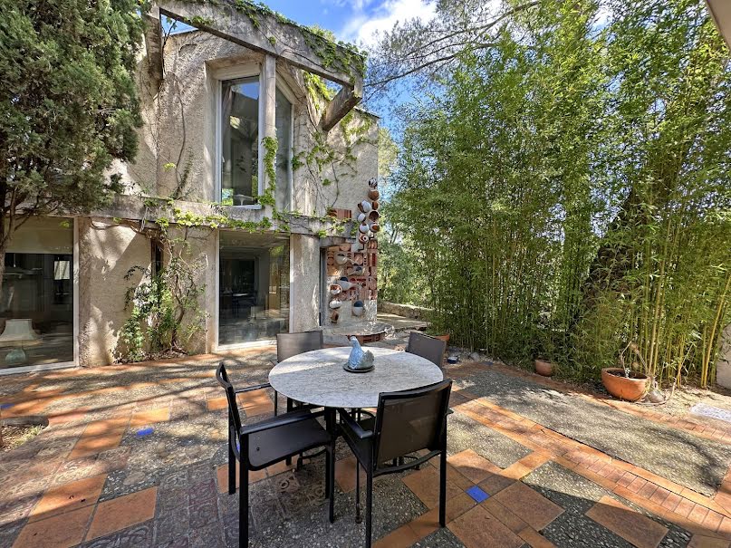 Vente villa 7 pièces 300 m² à Nimes (30000), 890 000 €