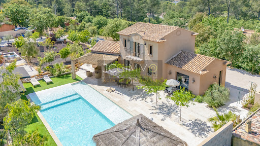 Villa with pool and garden 1