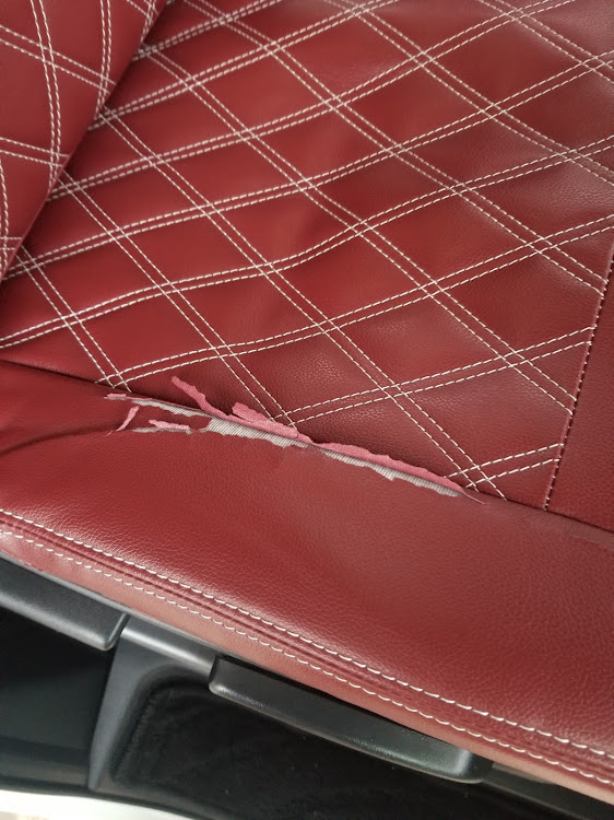 セレナの車検は通るのか？・セレナe-power・シートカバー交換に関するカスタム事例の投稿画像2枚目