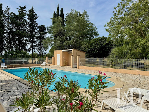 Maison avec piscine et jardin 1