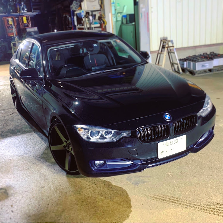 3シリーズ セダンのbmw・BMW3シリーズ・F30・320d・20インチに関するカスタム事例の投稿画像1枚目