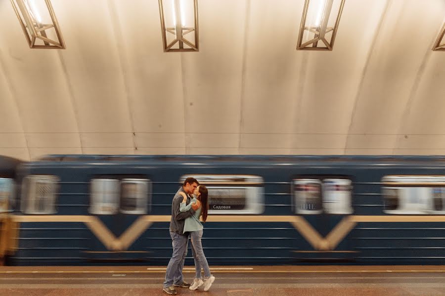 Fotógrafo de casamento Kseniya Kazanceva (ksuspb). Foto de 15 de agosto 2019