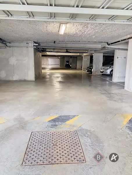 Location  parking 1 pièce 20 m² à Mougins (06250), 150 €