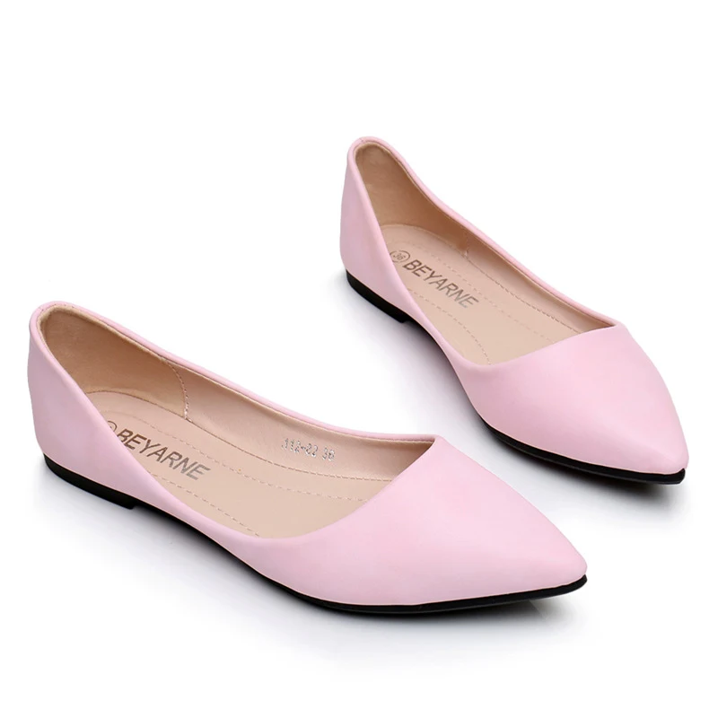 Summer pointed-toe flat shoes with soft soles, offering ultimate comfort and style for everyday wear during warm weather