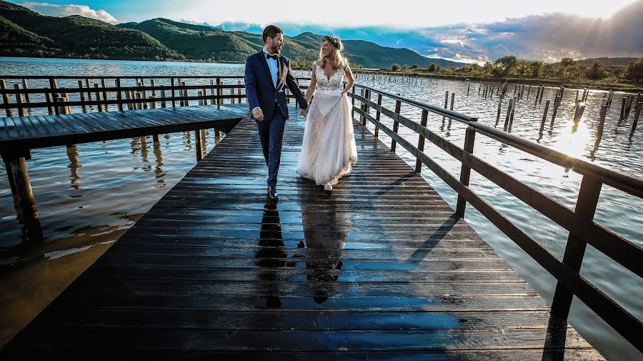 Wedding photographer Alex Vîlceanu (alexandruvilcea). Photo of 16 July 2019