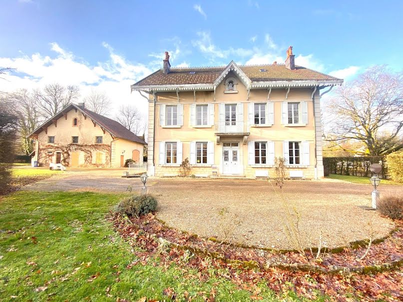 Vente maison 10 pièces 341 m² à Champagnole (39300), 790 000 €