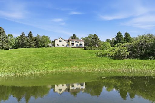 House purchase in Saint Albans Town (United States) with garden