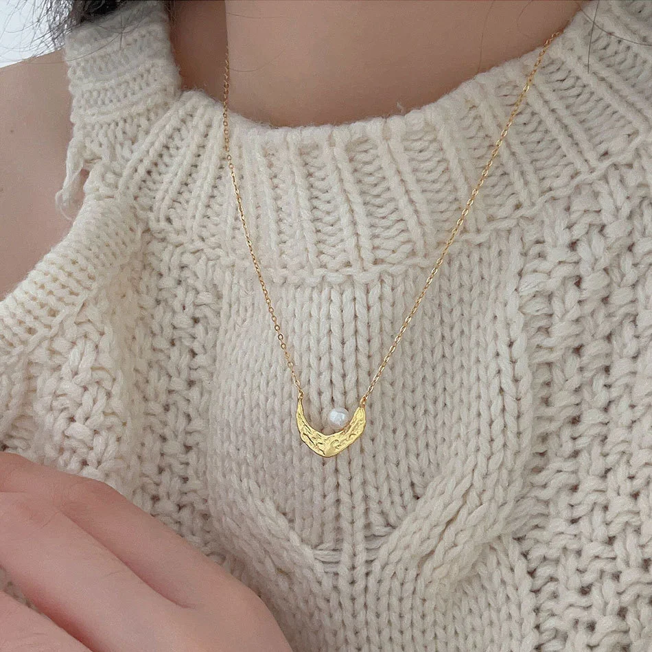 Ornament 925 Sterling Zilveren Halve Maan Parel Ketting Een stijlvolle ketting die elke outfit compleet maakt. Prachtig geschenk.