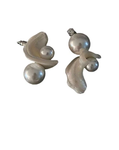 Asymmetrische parel schelp oorsteke - 2