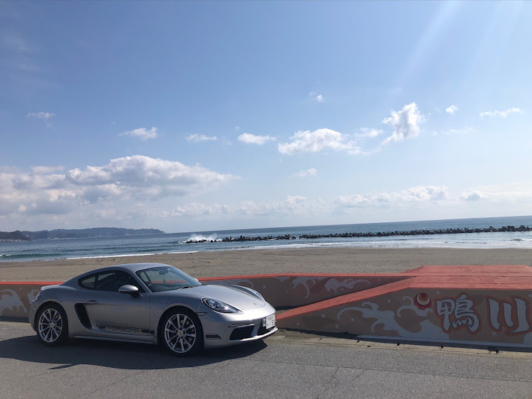718 ケイマンのポルシェ・横渚海水浴場⛱・鴨川市・NO  WAR 🙅‍♂️に関するカスタム事例の投稿画像1枚目