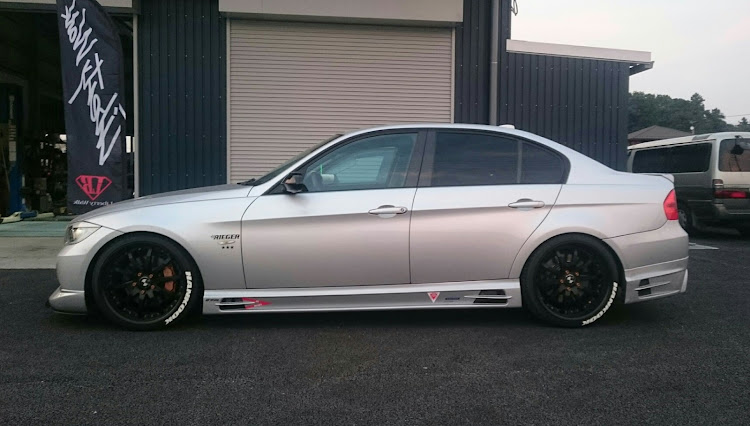 3シリーズ セダンのbmw・DIY・タイヤステッカー・ハンコックに関するカスタム事例の投稿画像2枚目