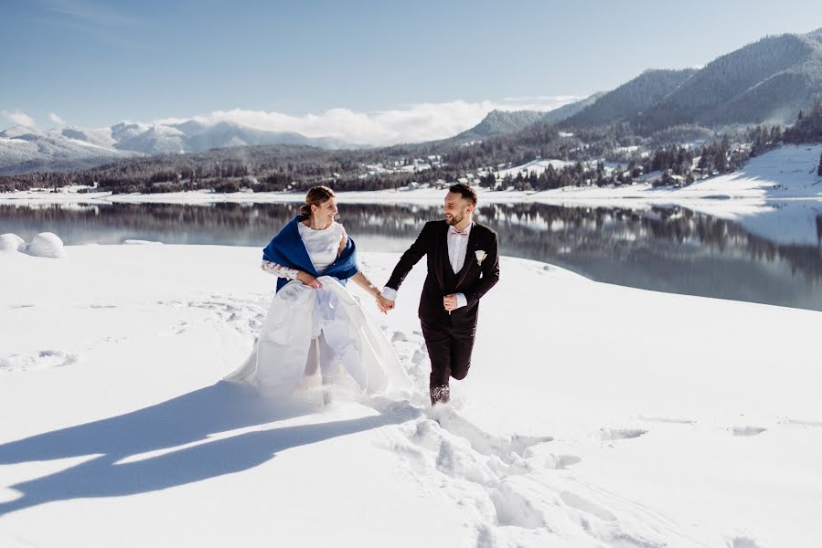 Fotografo di matrimoni Adrian Craciunescul (craciunescul). Foto del 20 gennaio 2019